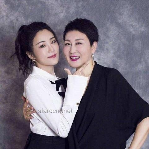 孟子义“升咖梗”背后：嘴角微扬，娱乐圈的机遇与挑战