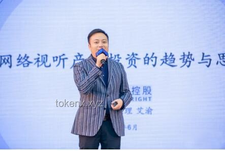 李雪琴爆红背后的推手揭秘：团队策略与机遇融合
