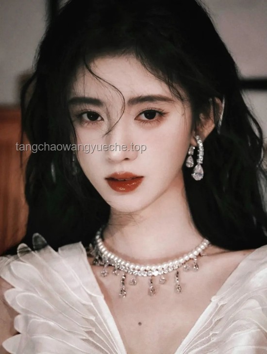鞠婧祎撕拉片：复古摄影热的未来趋势预测