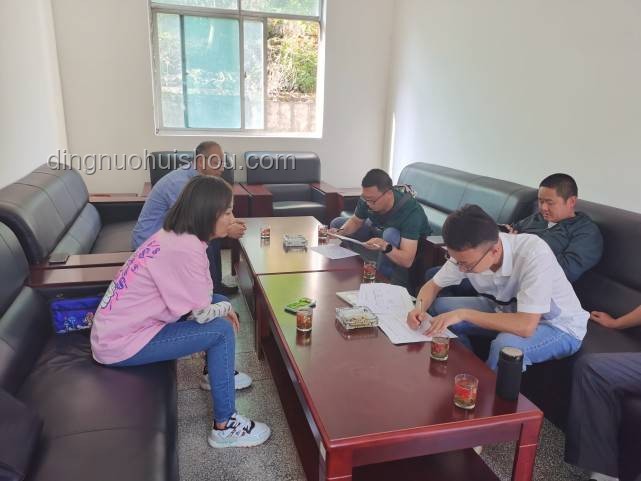 违停车阻碍救援引众怒：城市停车管理与应急响应反思